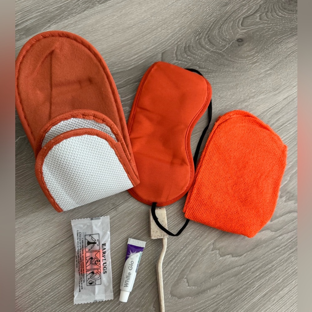 Lacoste Turkish airline Bright Orange Toiletry Bag new - Picture 2 of 5